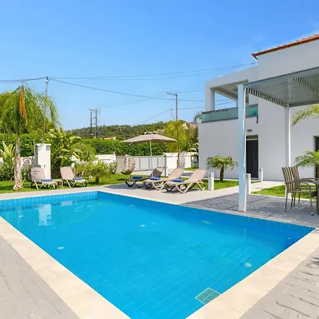 Costa By Willa Jalisos