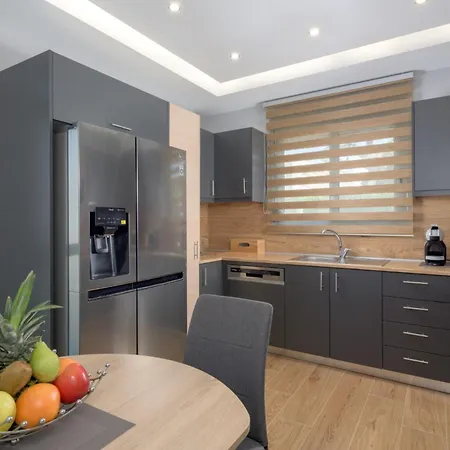 Villa Costa By *