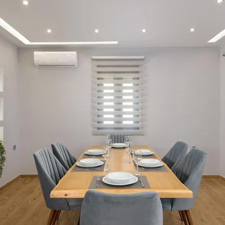 Villa Costa By
