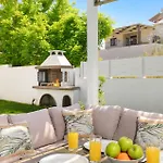Villa Costa By *